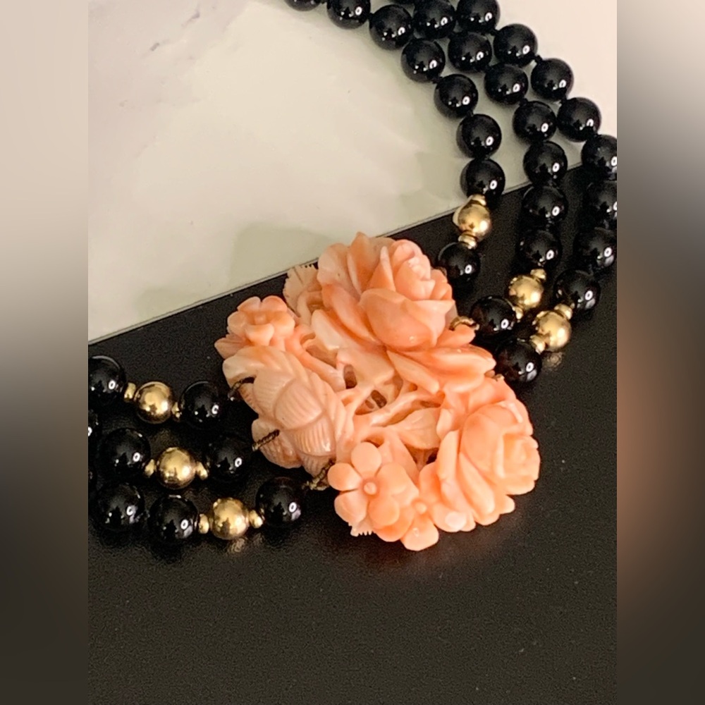 Massive 235g Vintage 14K Gold Carved Angel Skin Coral Rose & 3-Strand Onyx Neckl